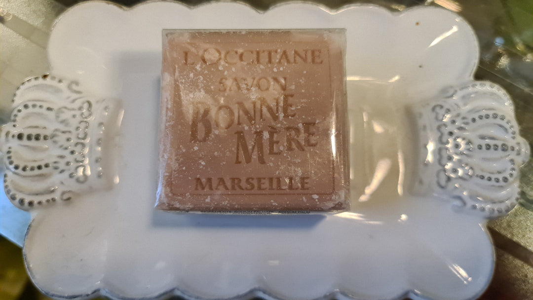 L'Occitane  Seifenstück, Rosen  Körperseife  Bonne Mere Marseille 100 gr - British Moments / Fernweh-Kaufhaus