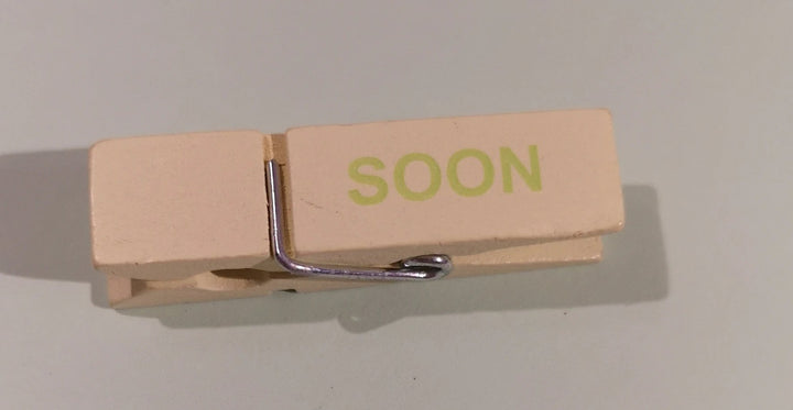 Magnetische Memo - Holzklammern   "Soon" - British Moments
