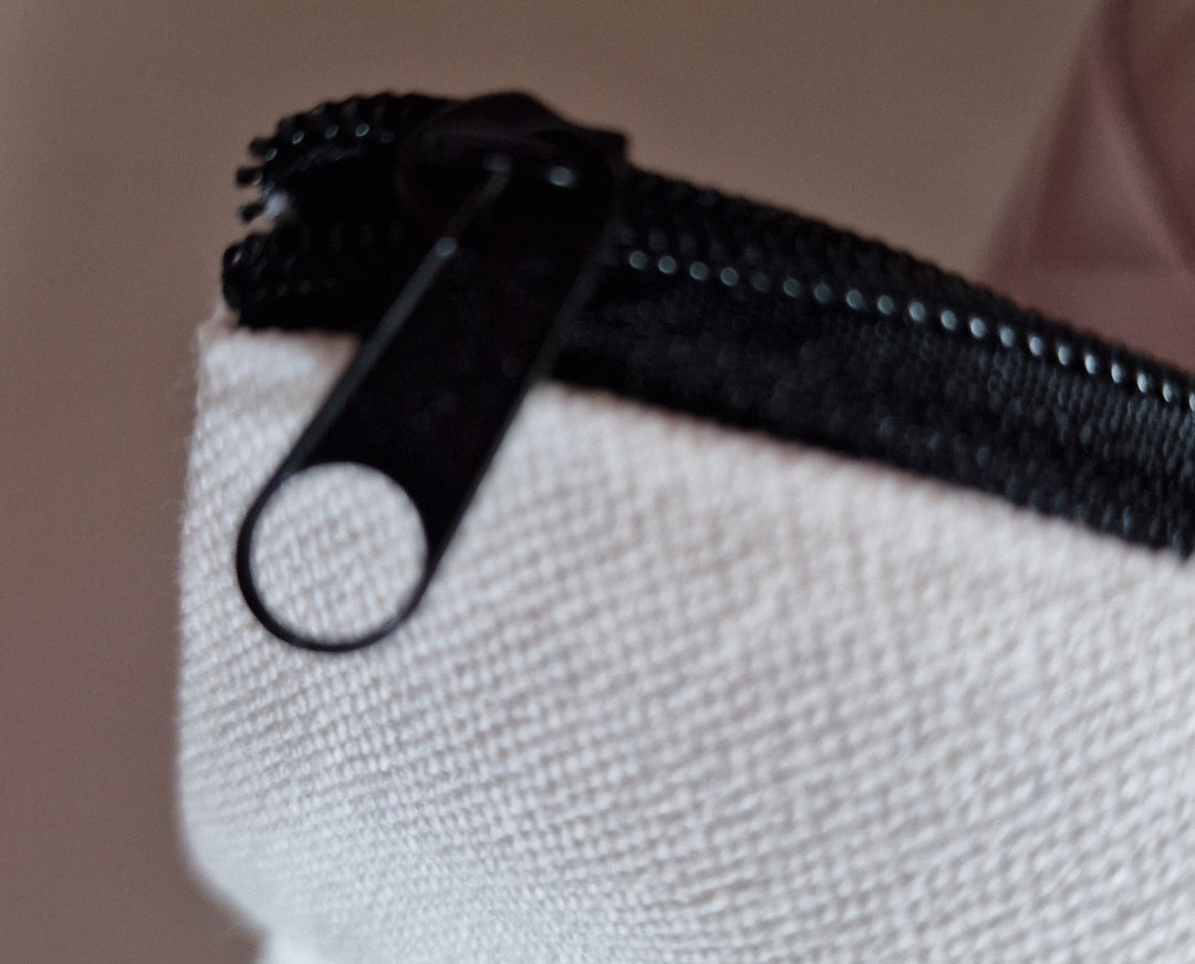 Make-up/ Kosmetik-Tasche, "Anatomy of a corgi" 