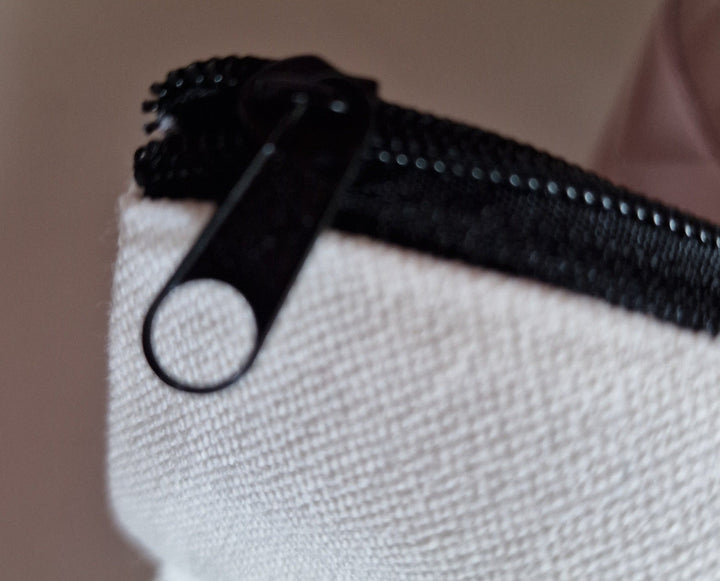 Make-up/ Kosmetik-Tasche, "Anatomy of a corgi" 