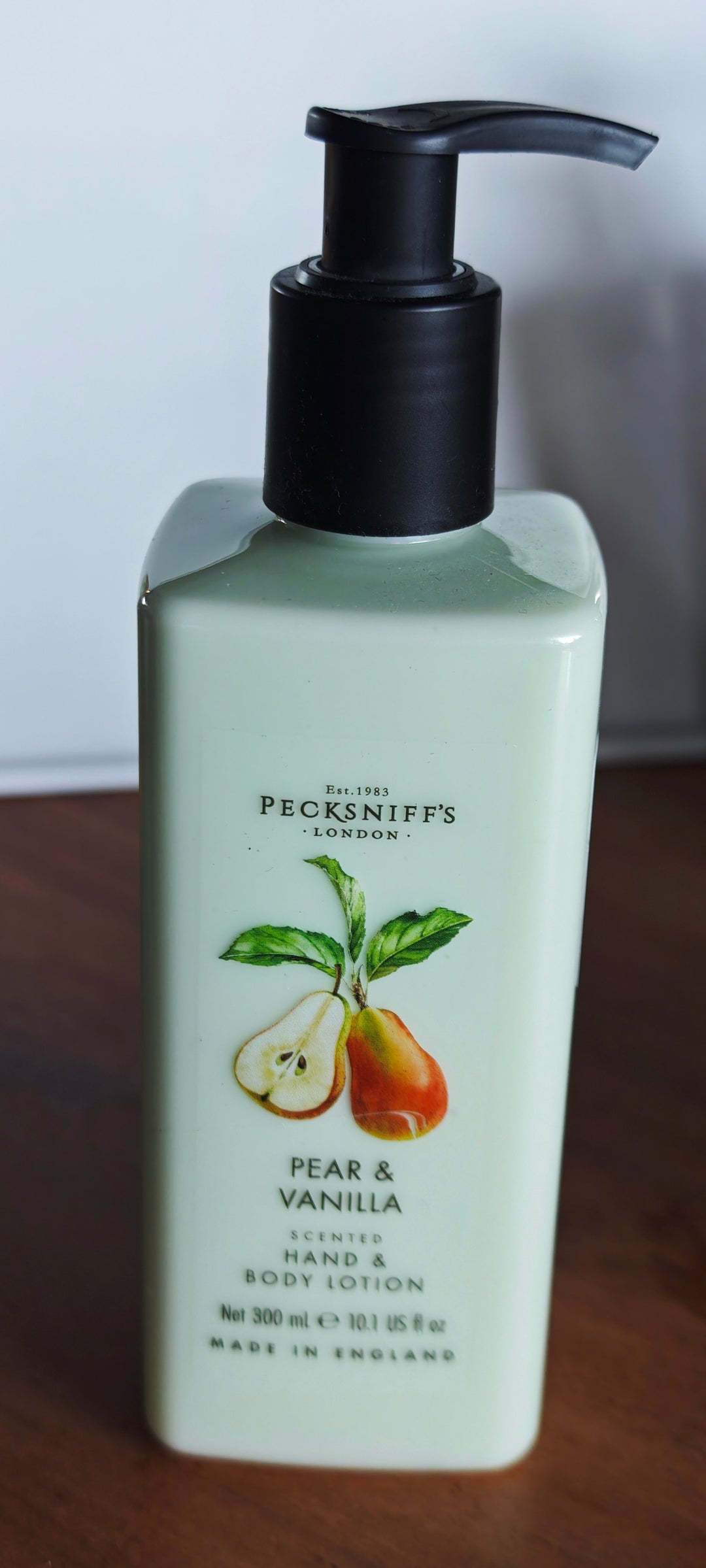 Pecksniff's  Pear  & Vanilla , Hand & Body Lotion  300 ml