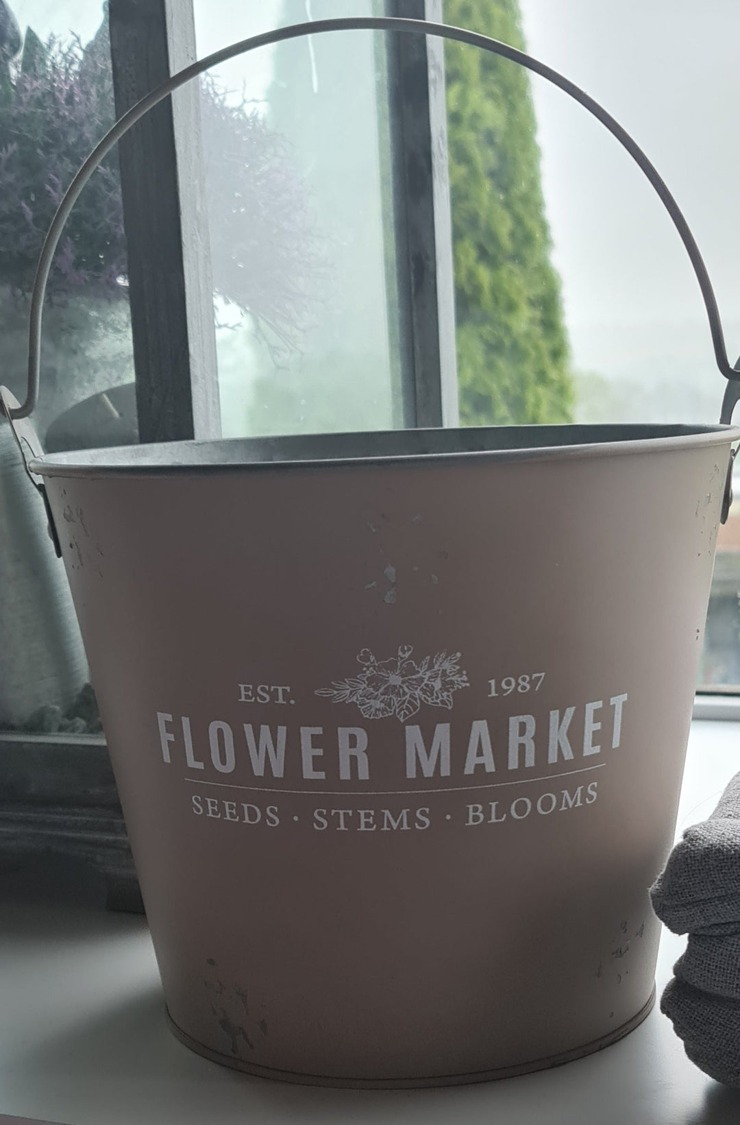 Pflanz-Eimer mit Henkel, Zink, "shabby", Rost-Optik, mit Beschriftung "Flower Market " - British Moments