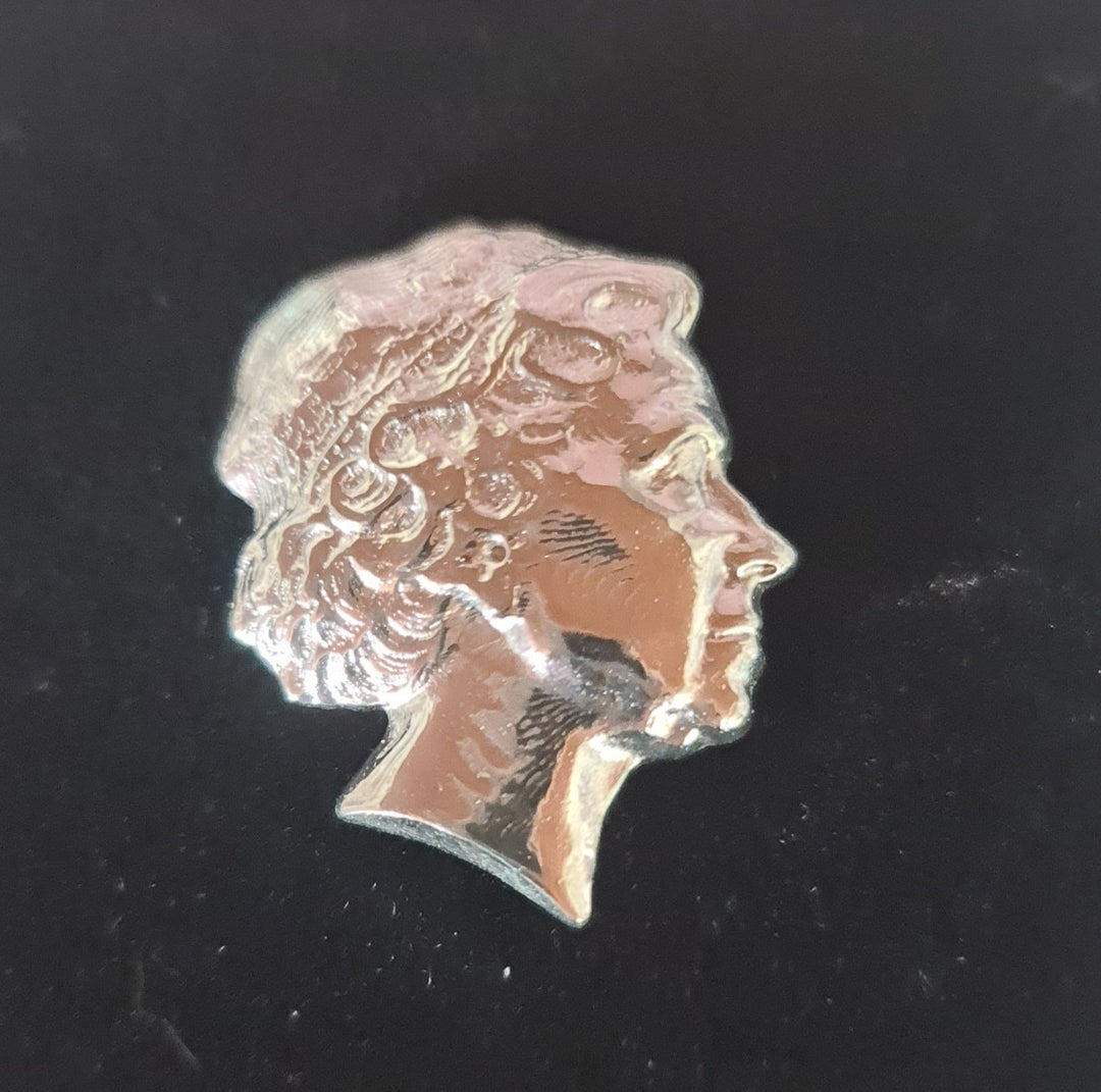 Queen. Brosche/Pin/Anstecknadel, silberfarbig - British Moments / Fernweh-Kaufhaus