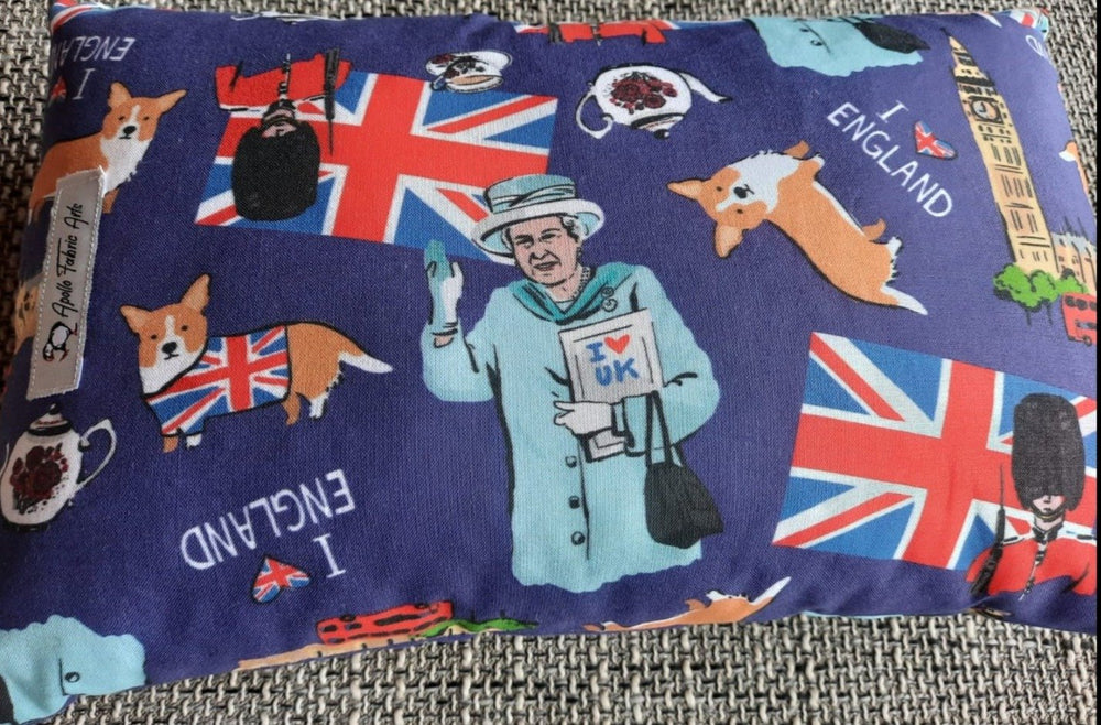 Reisekissen Motiv " Queen  " Größe 35cm  x 22 cm, Handarbeit - British Moments / Fernweh-Kaufhaus