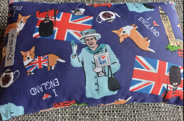Reisekissen Motiv " Queen  " Größe 35cm  x 22 cm, Handarbeit - British Moments / Fernweh-Kaufhaus