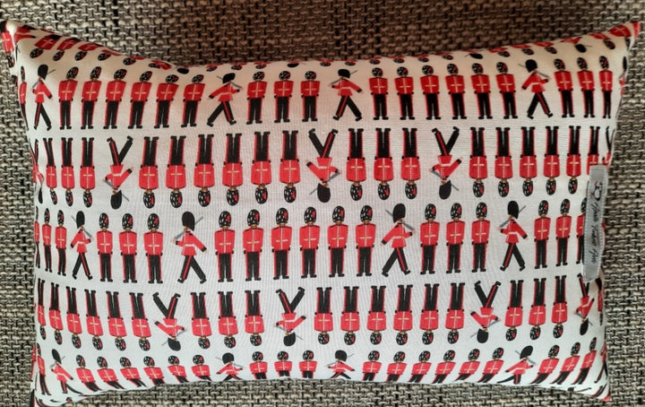 Kissen.Reisekissen Motiv "London Guards/Beefeater" , Handarbeit