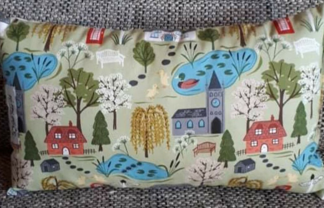 Reisekissen Motiv  "Countryside " ,  Größe 35cm  x 22 cm, Handarbeit - British Moments