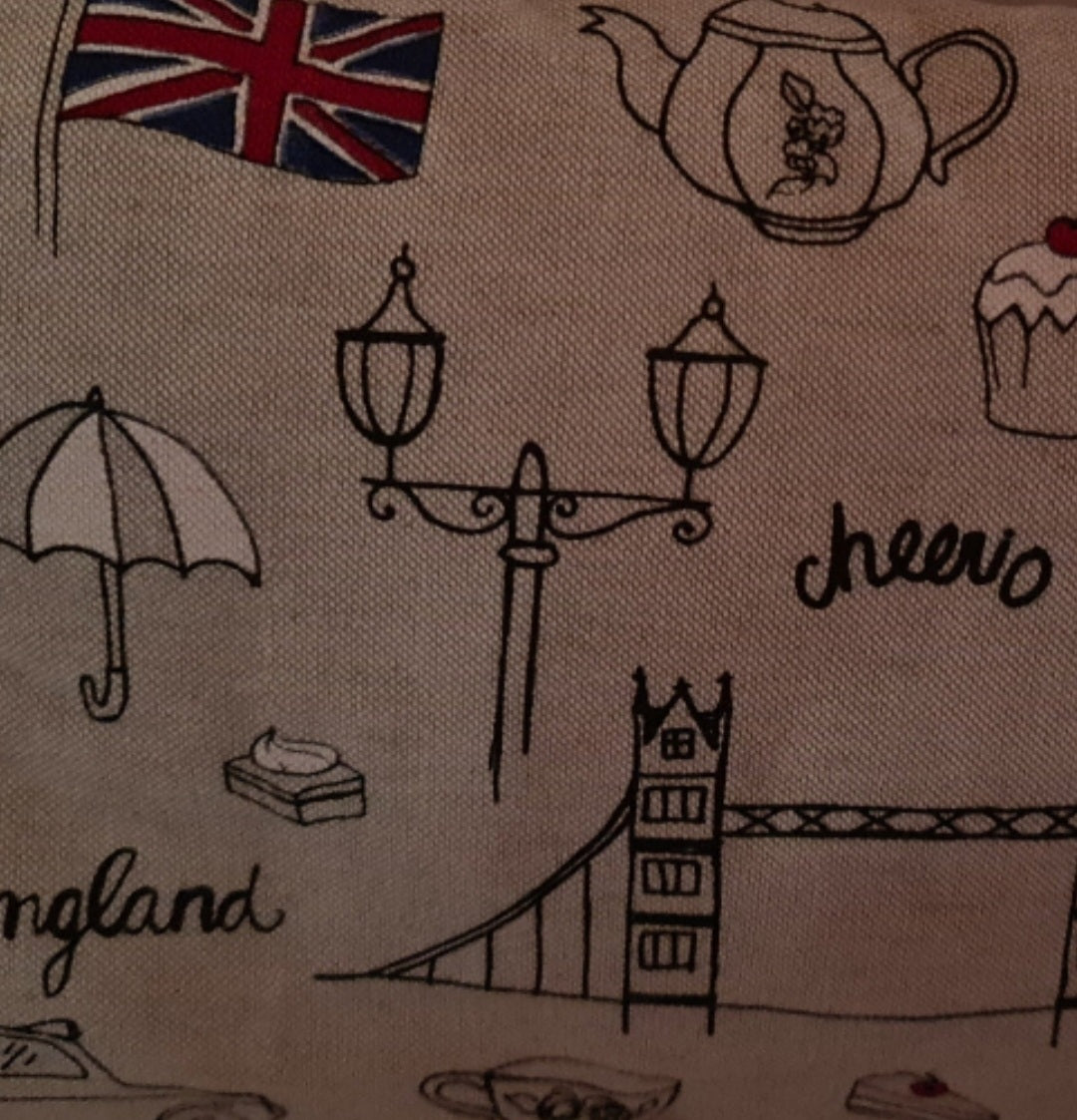 Kissen / Reisekissen Motiv "London Cheerio" Größe 35cm  x 22 cm, Handarbeit - British Moments / Fernweh-Kaufhaus