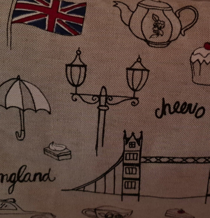 Kissen / Reisekissen Motiv "London Cheerio" Größe 35cm  x 22 cm, Handarbeit - British Moments / Fernweh-Kaufhaus