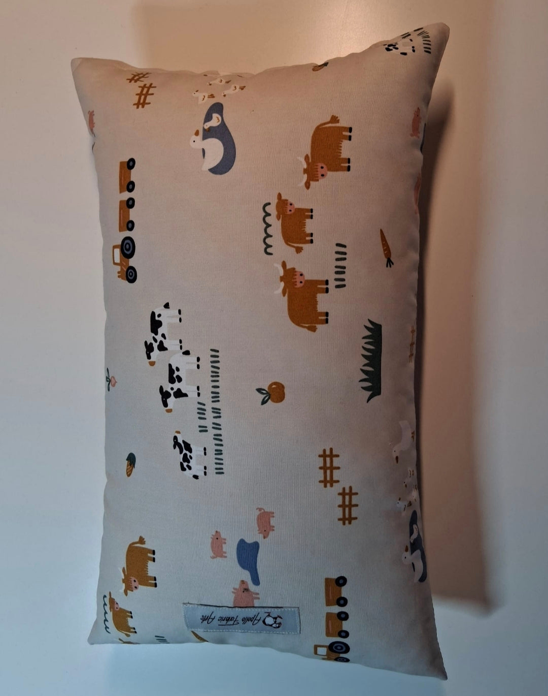 Reise-Kissen Motiv  "Scottish Farmlife ", Handarbeit