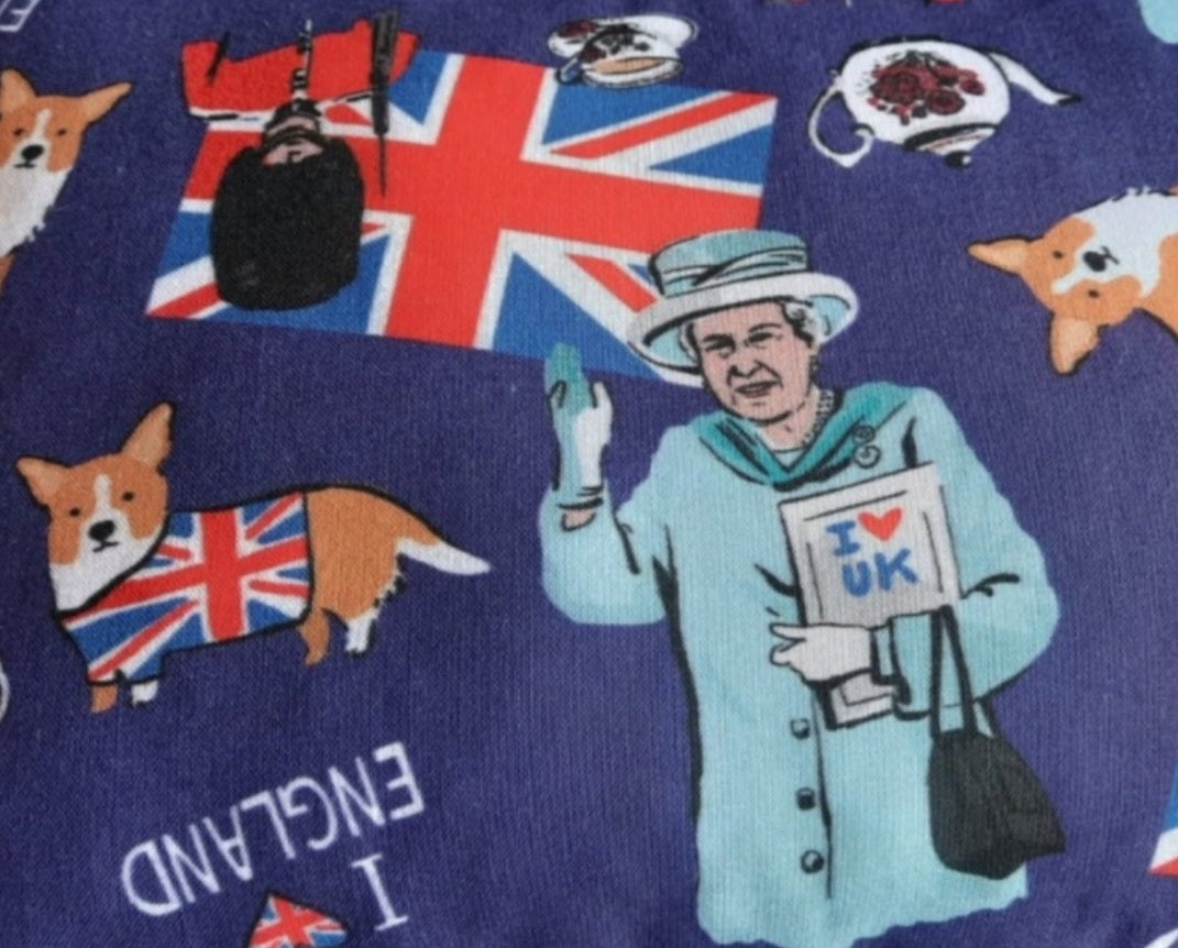 Queen -Motiv Kissen / Reisekissen  Größe 35cm  x 22 cm, Handarbeit - British Moments / Fernweh-Kaufhaus