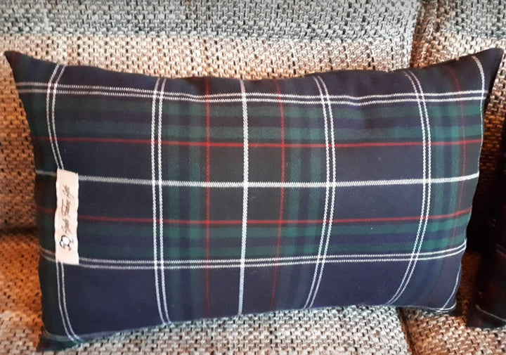Reisekissen Motiv "Tartan, dunkelgrün/dunkelblau  " Größe 35cm  x 22 cm, Handarbeit - British Moments
