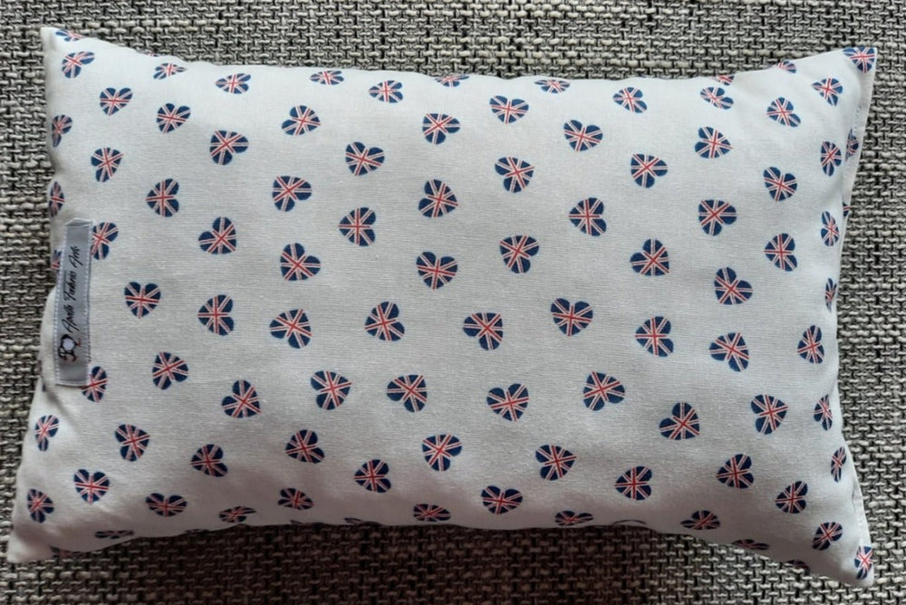 Reisekissen Motiv "Union Jack Herzen" Größe 35cm  x 22 cm, Handarbeit - British Moments