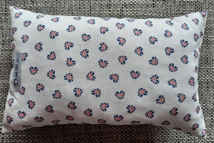 Reisekissen Motiv "Union Jack Herzen" Größe 35cm  x 22 cm, Handarbeit - British Moments