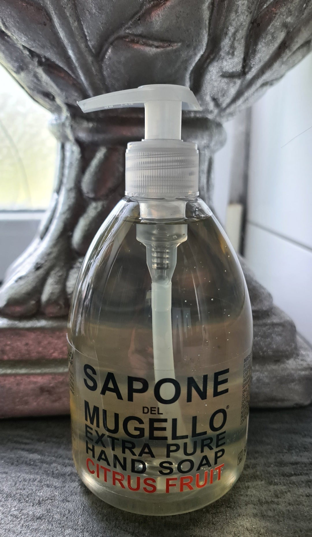 Sapone del Mugello, Flüssigseife im Spender "Citrus Fruit".,500 ml - British Moments / Fernweh-Kaufhaus