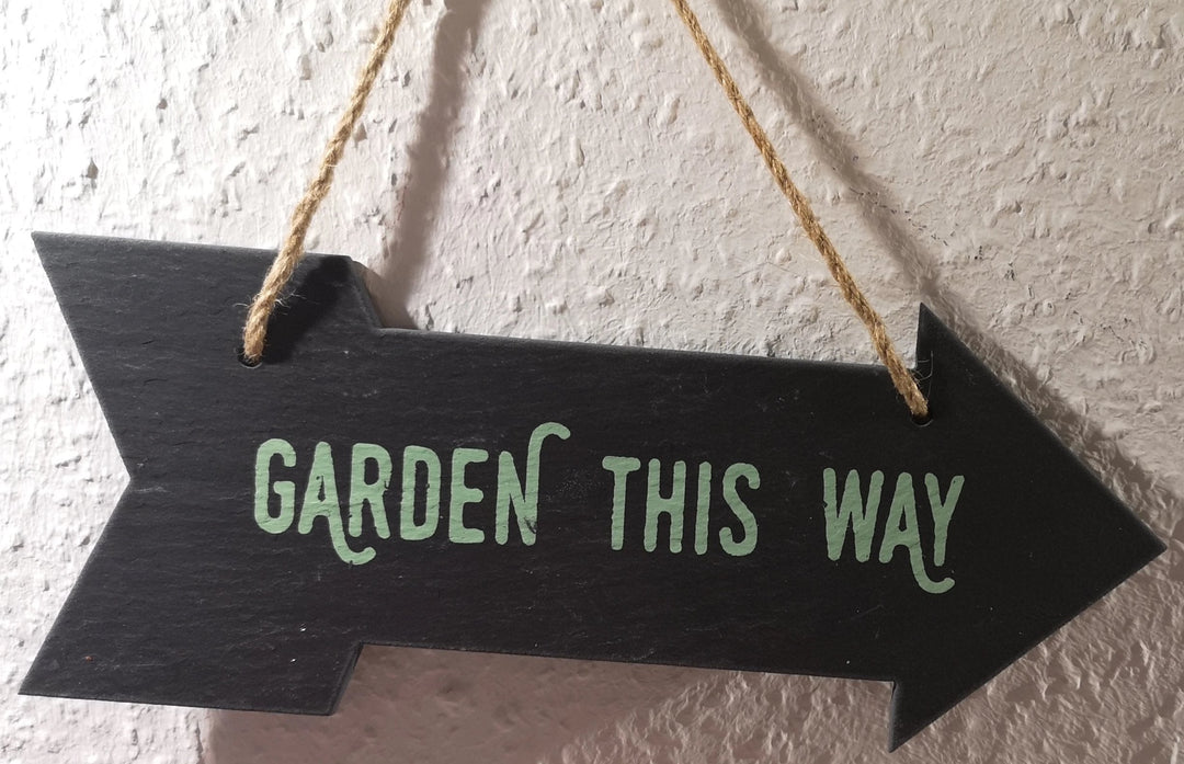 Schild, Pfeil, Schiefer, "Garden this way" ca 30 cm - British Moments