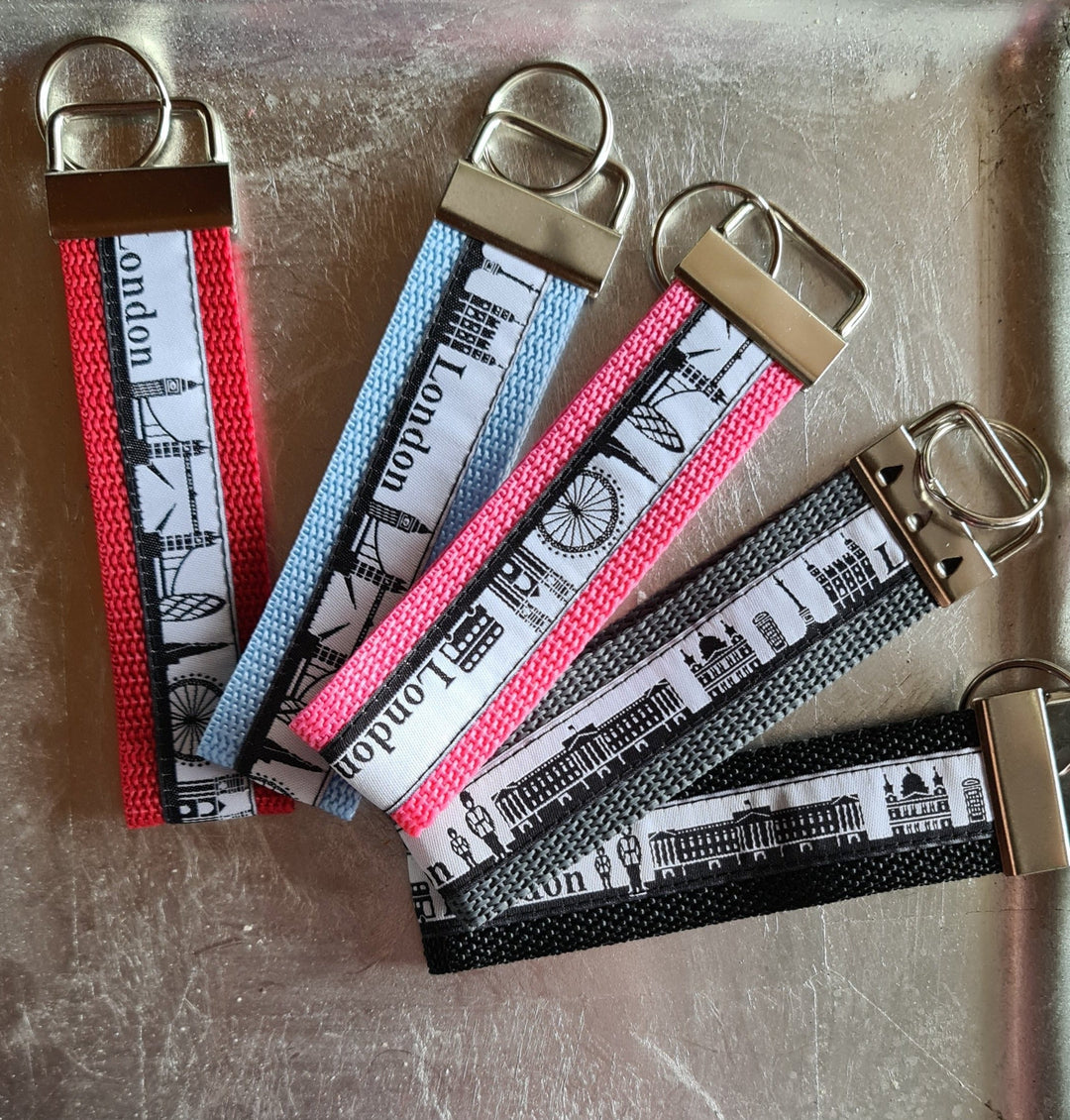 Schlüsselanhänger Motiv "London", pink by Apollo Fabric Arts - British Moments