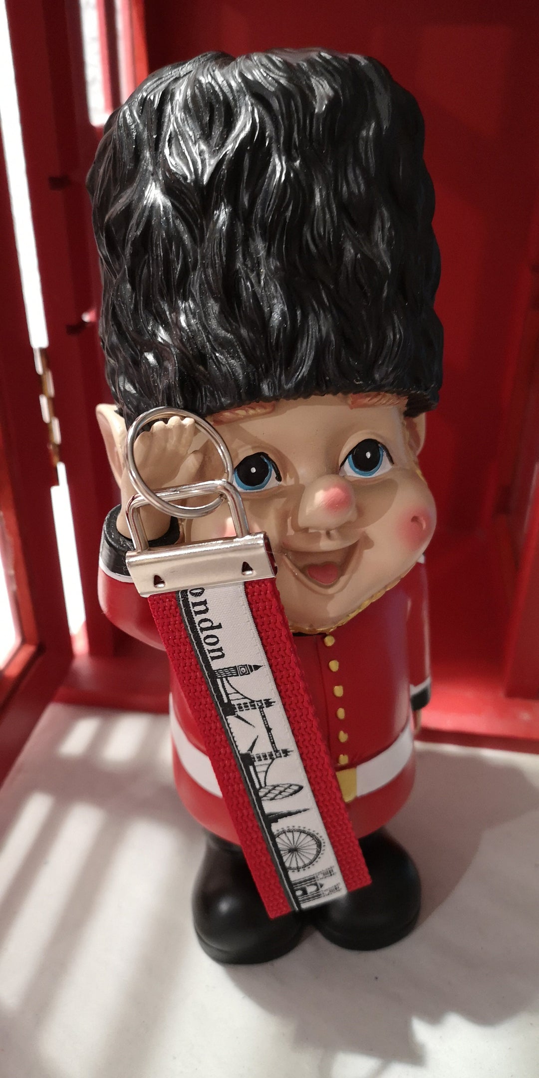 Schlüsselanhänger Motiv "London", rot  by Apollo Fabric Arts - British Moments