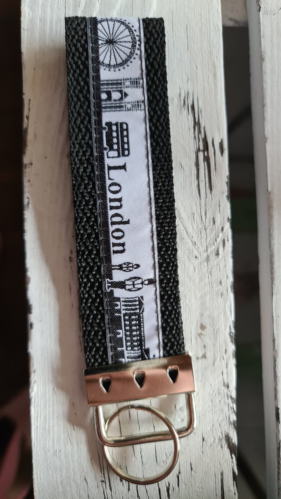 Schlüsselanhänger Motiv "London", schwarz by Apollo Fabric Arts - British Moments