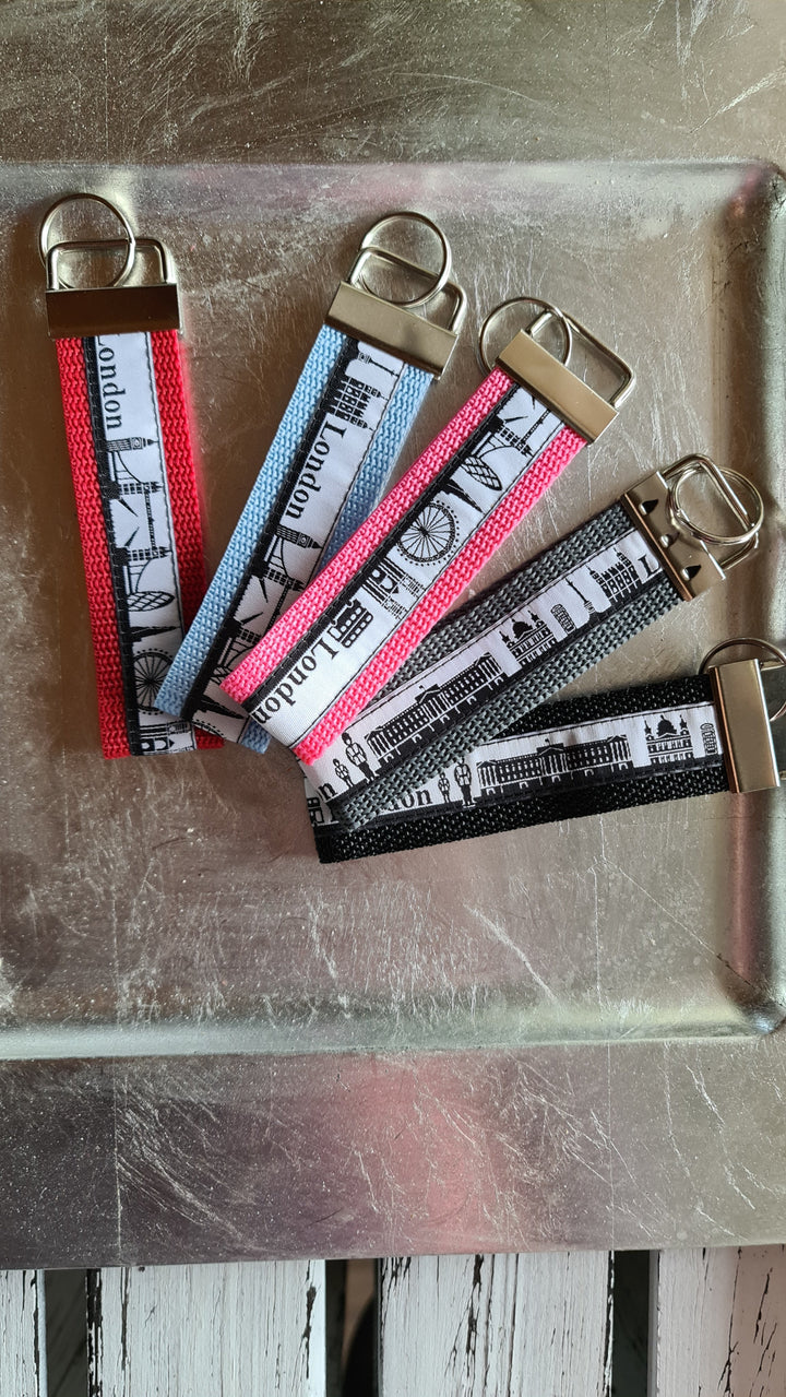 Schlüsselanhänger Motiv "London", schwarz by Apollo Fabric Arts - British Moments
