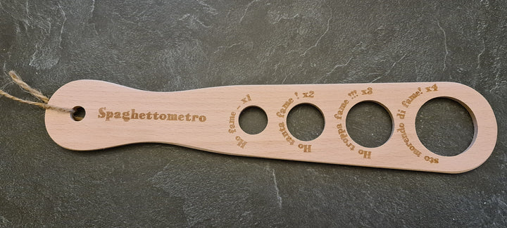 Spaghettometer aus Holz . Zum Abmessen der richtigen Spaghetti-Menge - British Moments / Fernweh-Kaufhaus