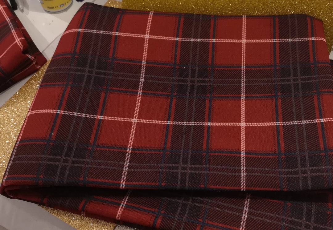 Tartan Tischdecke, eckig, Kunststoff abwaschbar,  132cm  x  178  cm - British Moments