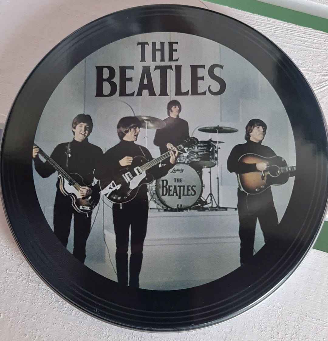 Untersetzer, 4 er Set, rund,  "The Beatles in stylischer Blechdose" - British Moments / Fernweh-Kaufhaus