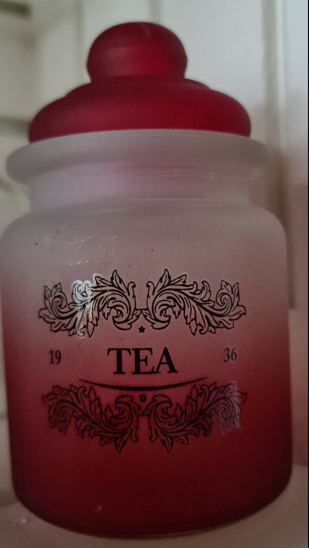 Vorratsglas mit Deckel zum Aufbewahren von Tee, Mattglas, rot - British Moments / Fernweh-Kaufhaus