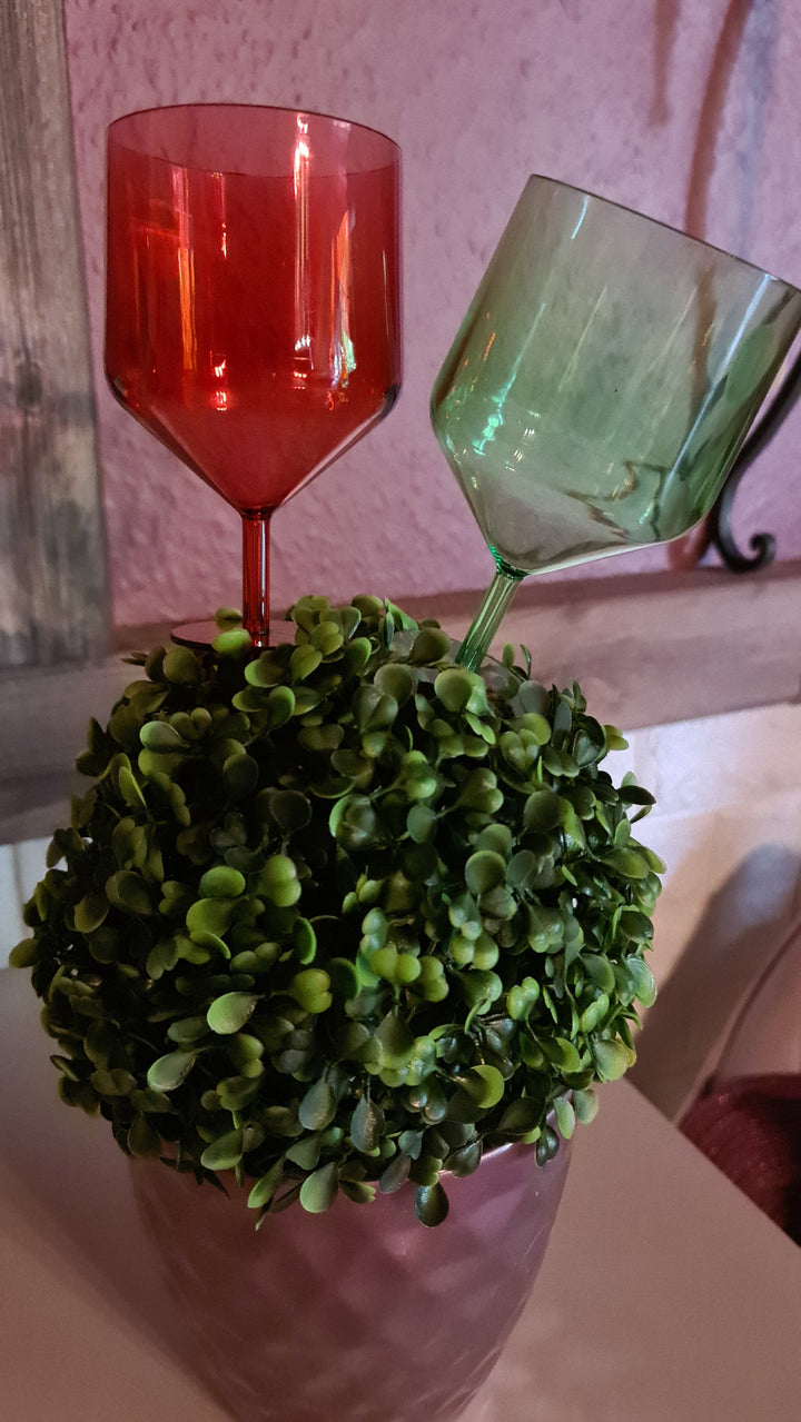 Weinglas- Erdspieß , Kunststoff, grün. Einfach in den Boden neben der Picknickdecke pieksen und kein  Glas fällt mehr um - British Moments