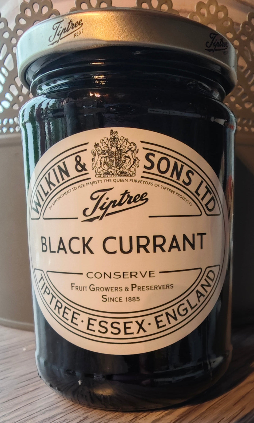 Wilkin &  Sons , Tiptree, Blackcurrant (Schwarze Johannisbeere) Konfitüre