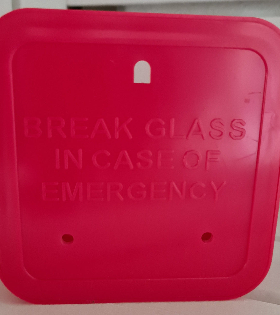 Witzige Spardose  in Feueralarm-Optik ca. 12cm x12cm x 5cm - British Moments / Fernweh-Kaufhaus