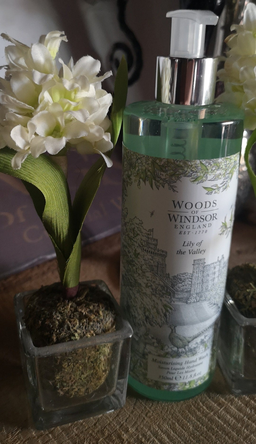 Woods of Windsor Flüssigseife " Lily of the Valley ", Seifenspender 350 ml - British Moments