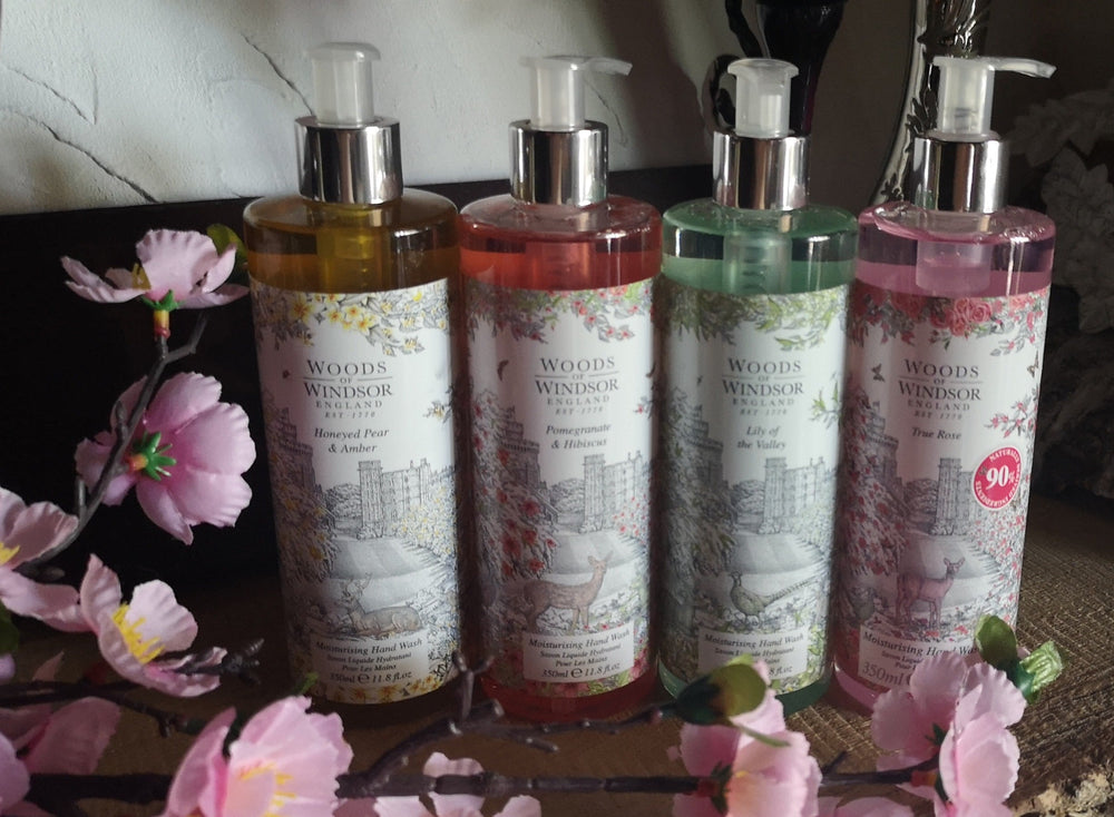 Woods of Windsor Flüssigseife " Lily of the Valley ", Seifenspender 350 ml - British Moments