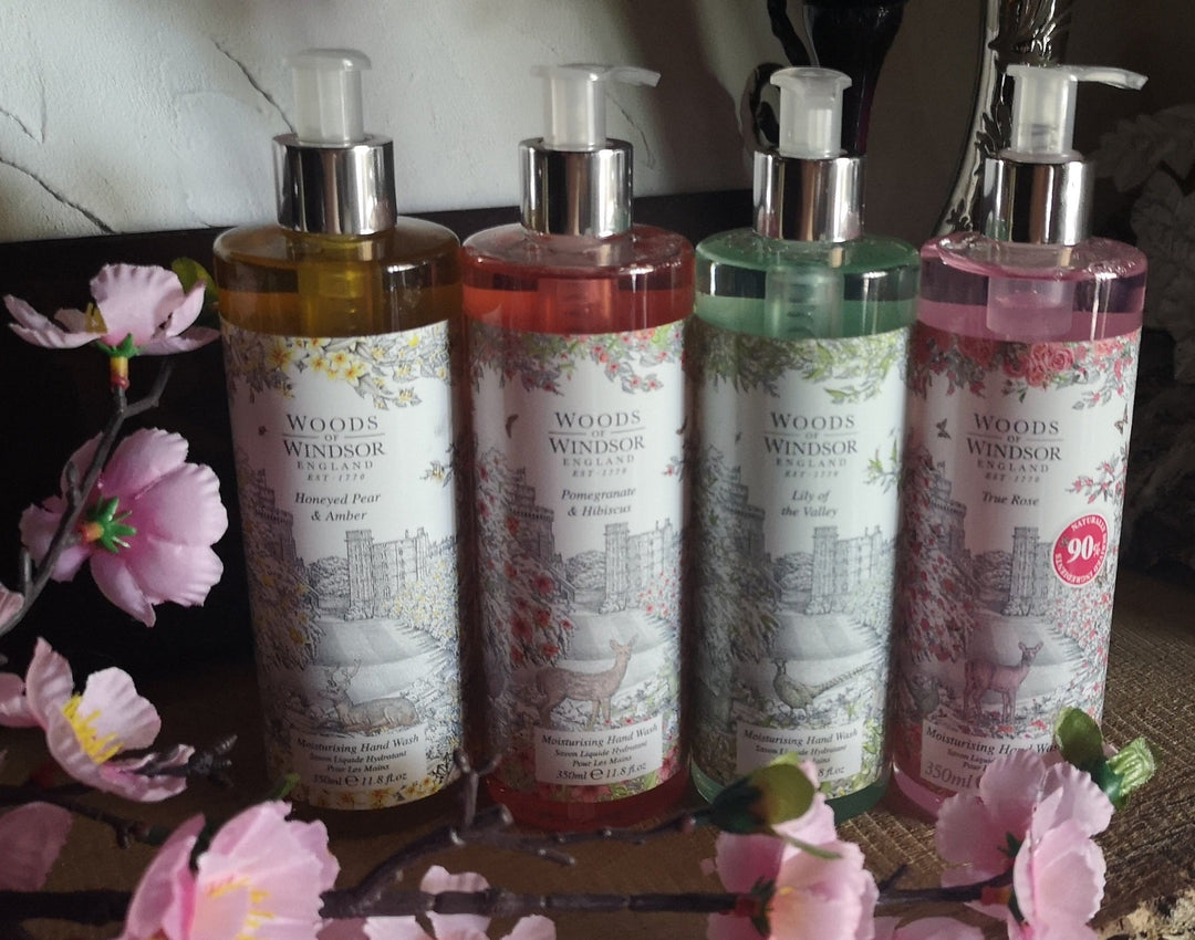 Woods of Windsor Flüssigseife " True Rose", Seifenspender 350 ml - British Moments