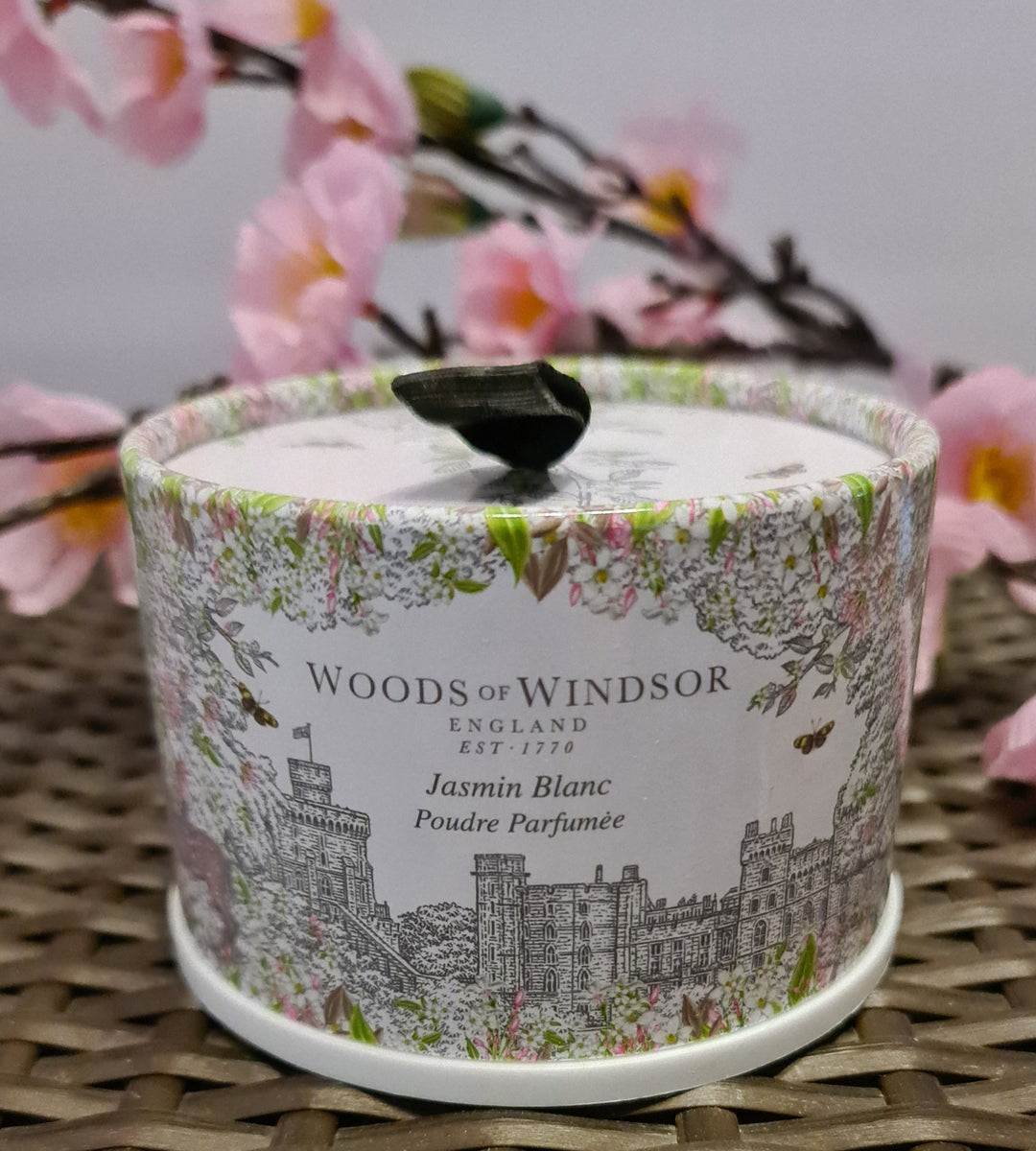 Woods of Windsor Körperpuder  " White Jasmine",  Körperpuder 100gr in schöner Dose  mit großer Puderquaste - British Moments