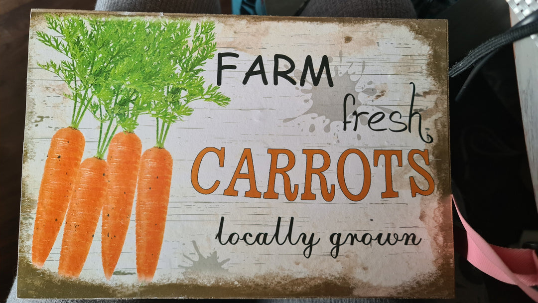 Holzschild " Farm Fresh carrots-locally grown", ca. 30 cm  x 20 cm - British Moments