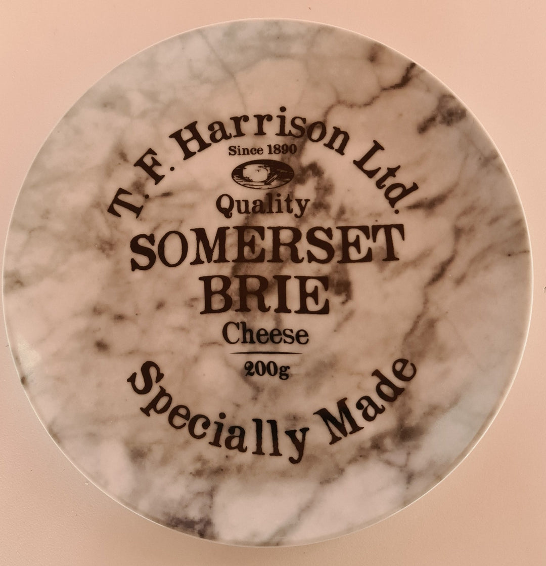 Käseteller, Porzellan  mit Beschriftung "Somerset Brie", Durchmesser ca 20 cm - British Moments