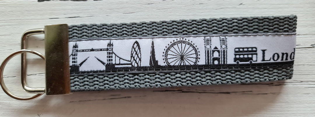 Schlüsselanhänger Motiv "London", grau by Apollo Fabric Arts - British Moments