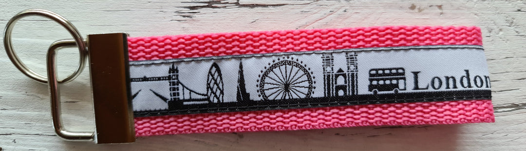 Schlüsselanhänger Motiv London, pink by Apollo Fabric Arts
