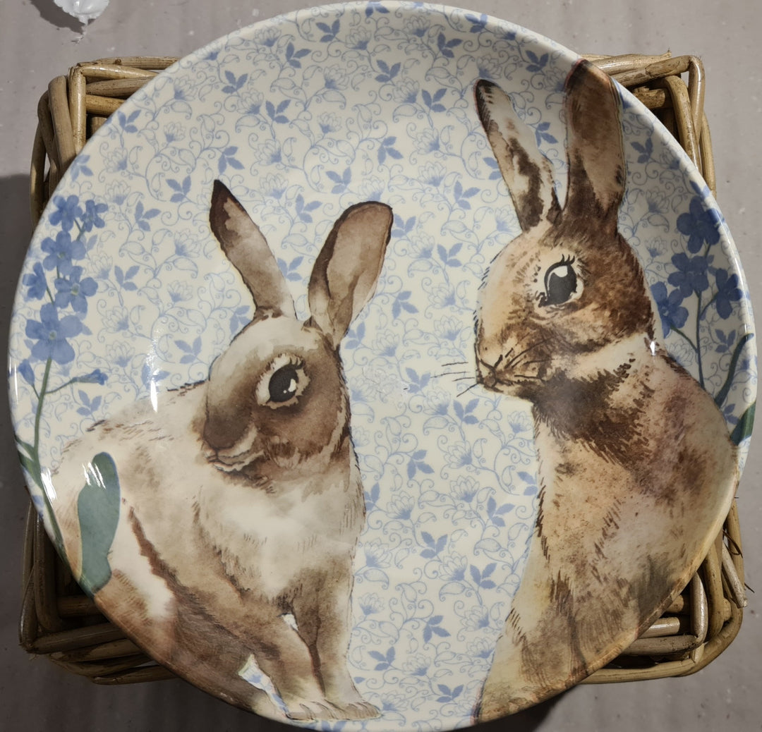 Tiefer Teller/ Schale, Motiv : süße Hasen mit Vergissmeinnicht. Royal Stafford - British Moments