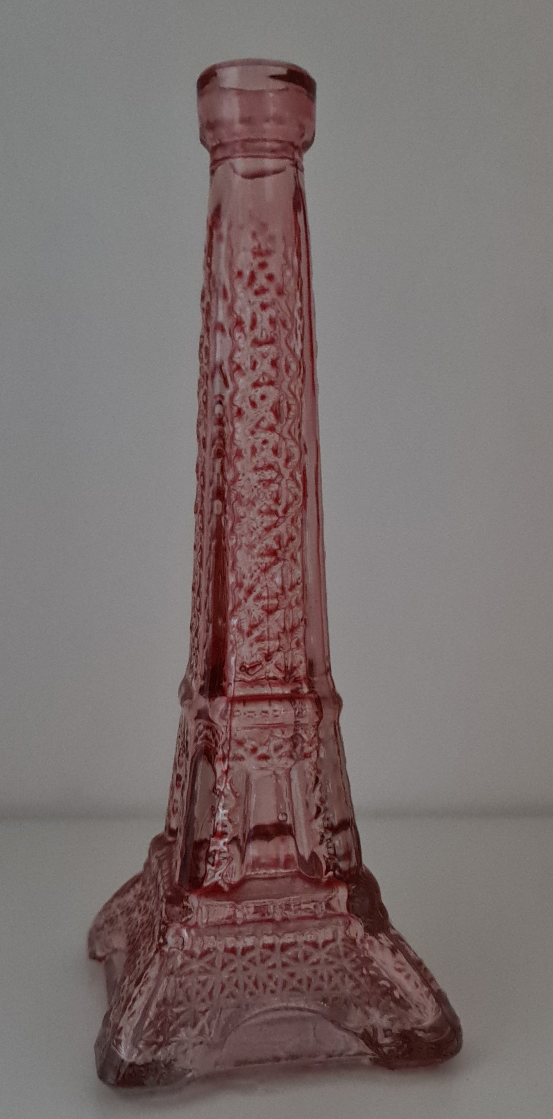 Vase, Glas, rosa in Form des Eiffelturms - British Moments