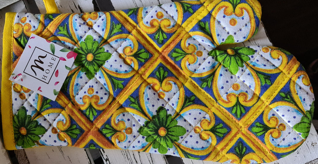 Ofenhandschuh einzeln, blau/ gelb mit mediterranem Blumenmuster. Motiv 1 - British Moments / Fernweh-Kaufhaus