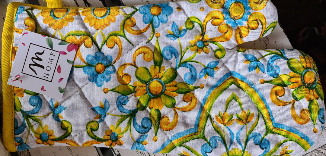 Ofenhandschuh einzeln, blau/ gelb mit mediterranem Blumenmuster. Motiv 2 - British Moments / Fernweh-Kaufhaus