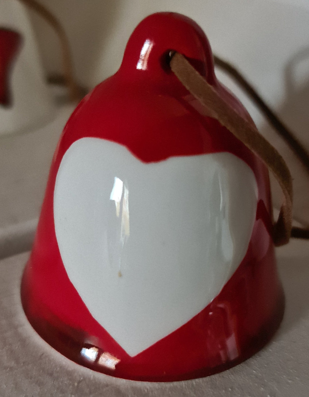 Porzellan-Glöckchen, rot mit Herz - British Moments / Fernweh-Kaufhaus