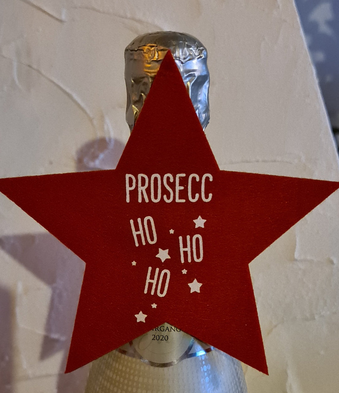 Sektflaschen-Deko "Prosecc ho ho ho". Filz, rot - British Moments / Fernweh-Kaufhaus