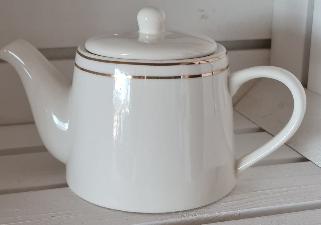 Teekanne mit goldfarbenem Dekorand - British Moments / Fernweh-Kaufhaus