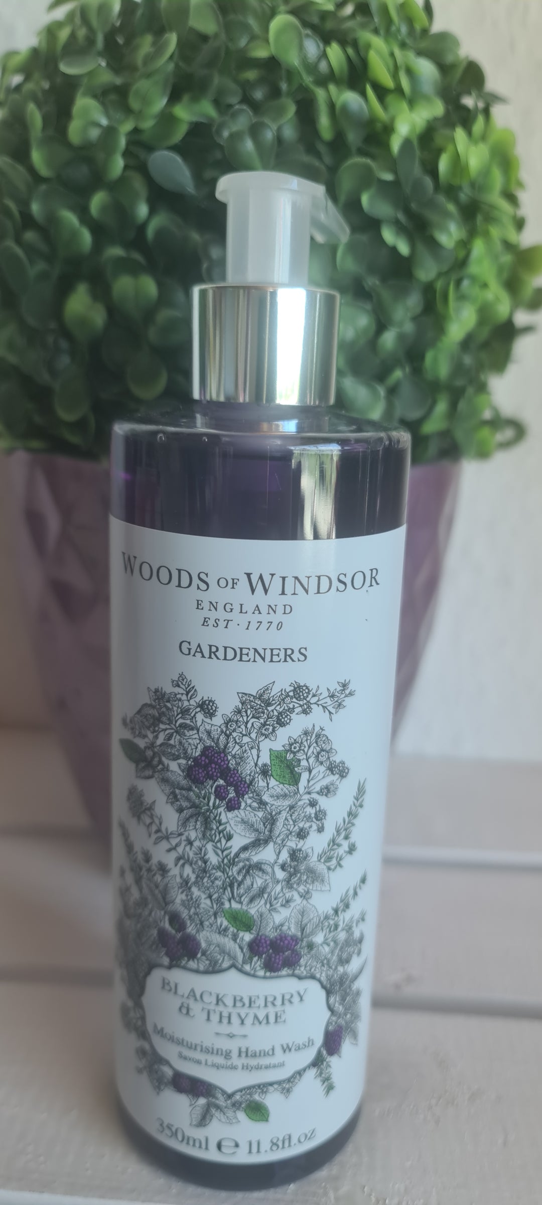 Woods of Windsor , Gardeners Serie "Blackberry & Thyme " Seife im Spender, 350 ml - British Moments / Fernweh-Kaufhaus