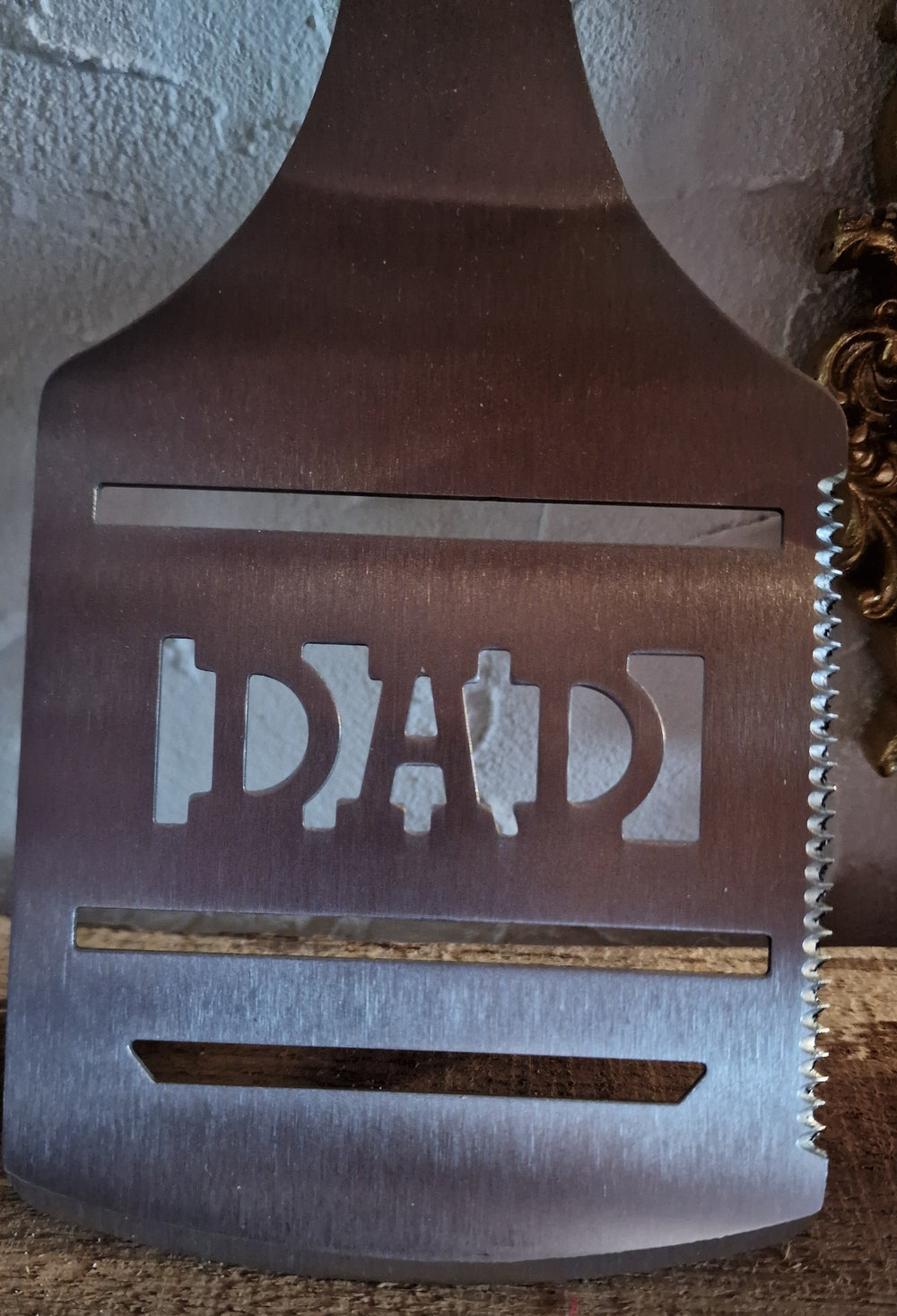 Metall Grill und Pfannenwender mit integriertem Flaschenöffner "DAD"   ca. 40 cm