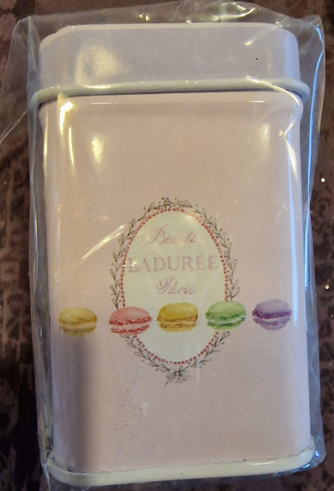 Hübsche Mini-Blechdose mit Deckel "Macarons"