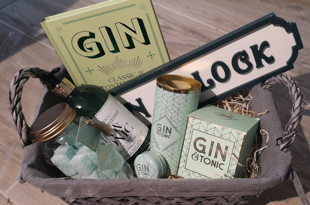 Geschenkset " Gin o'clock for Her", groß. 7 Teile im Körbchen - British Moments